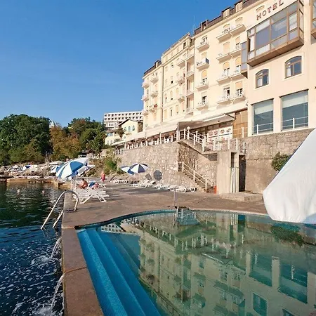 Istra - By Liburnia & Szálloda 3*