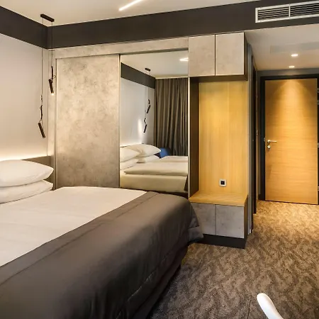 Istra - By Liburnia & 奥帕提亚