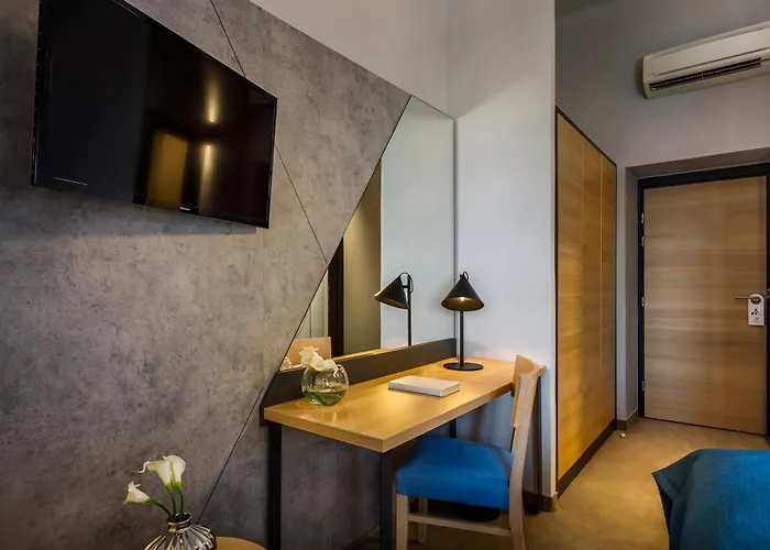 Istra - By Liburnia & אופטיה